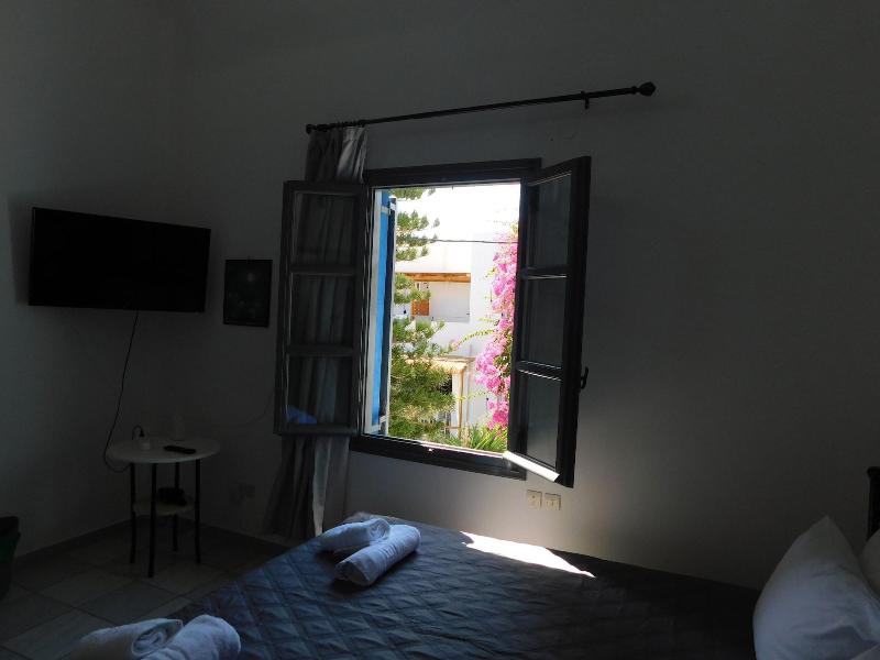 Perissa Art Villa - Kitchen & Washing Machine gallery photo 22
