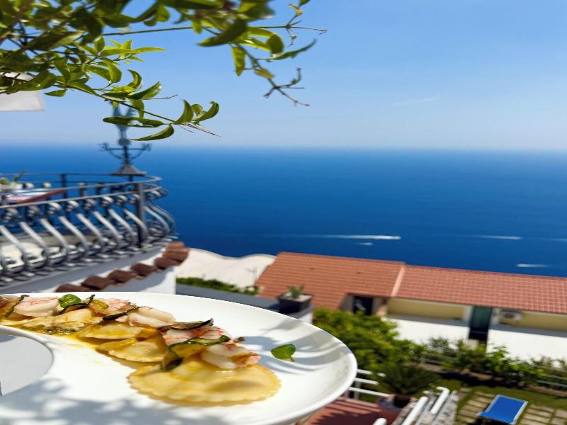 Albergo Dipinto Bacco Furore image