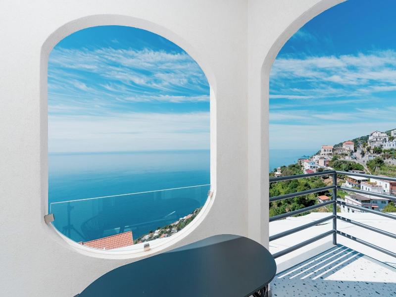 Albergo Dipinto Bacco Furore image