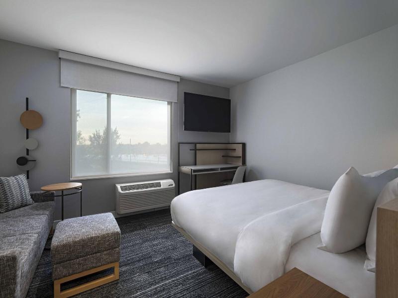 Towneplace Suites By Marriott Brentwood image