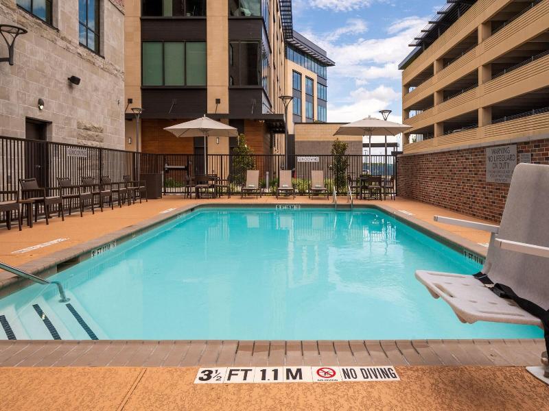 Courtyard By Marriott Houston Northeast image