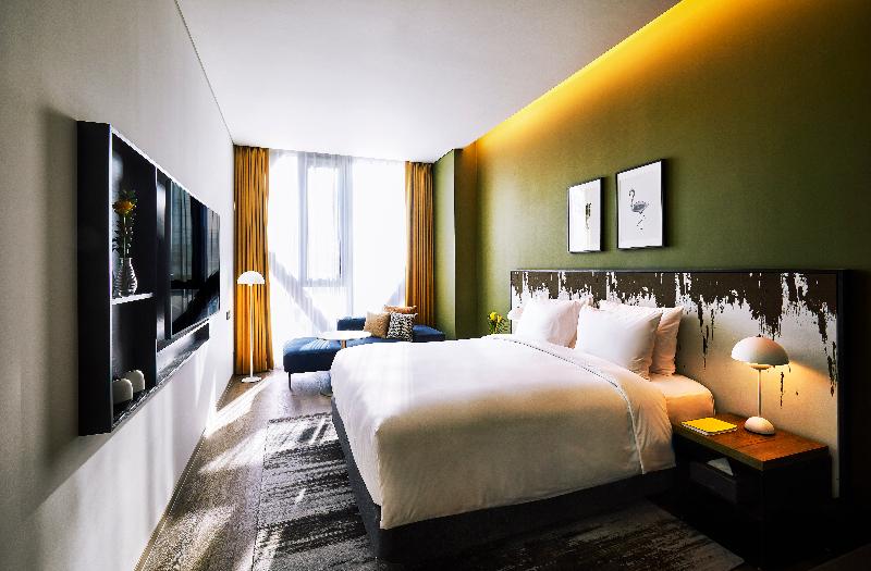 room detail thumbnail 1