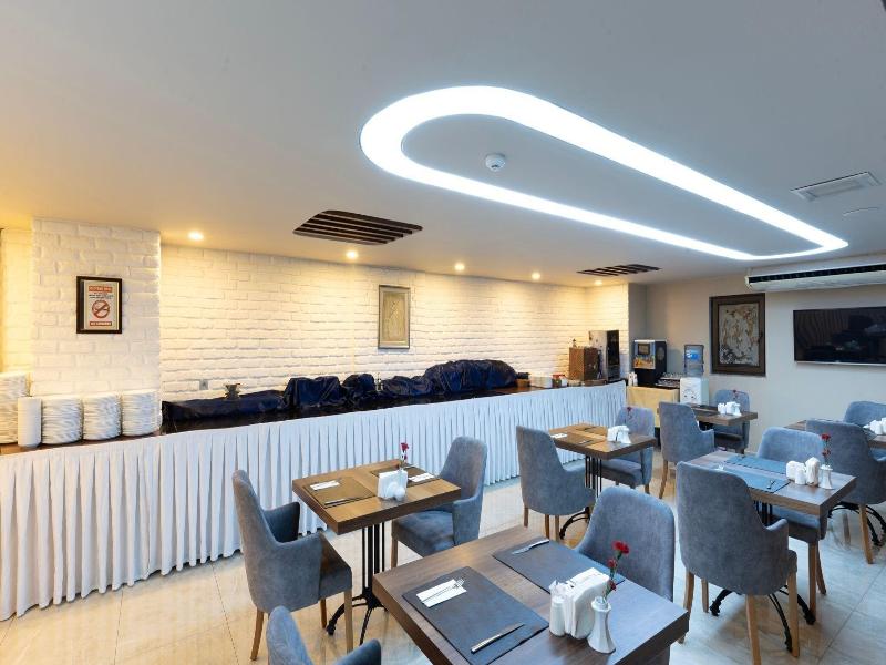 Gurtas Hotel image