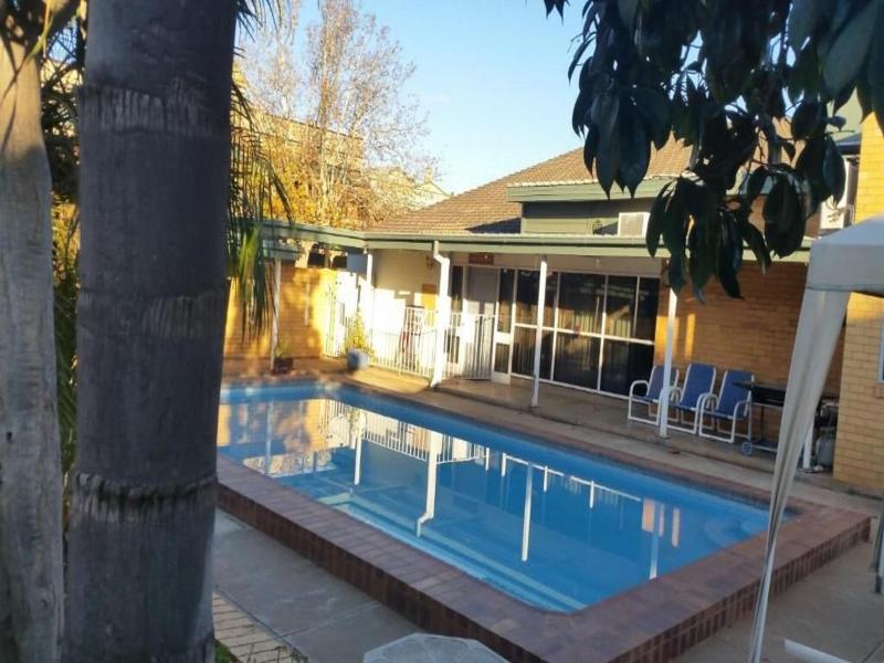 Gateway Motor Inn