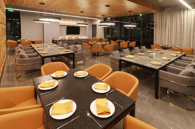 Holiday Inn Hotel And Suites Mexico Felipe Angeles image