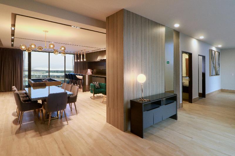 Holiday Inn Hotel And Suites Mexico Felipe Angeles image