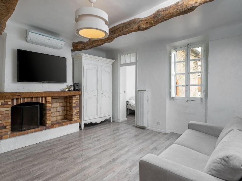 Maison Carles Bnb image