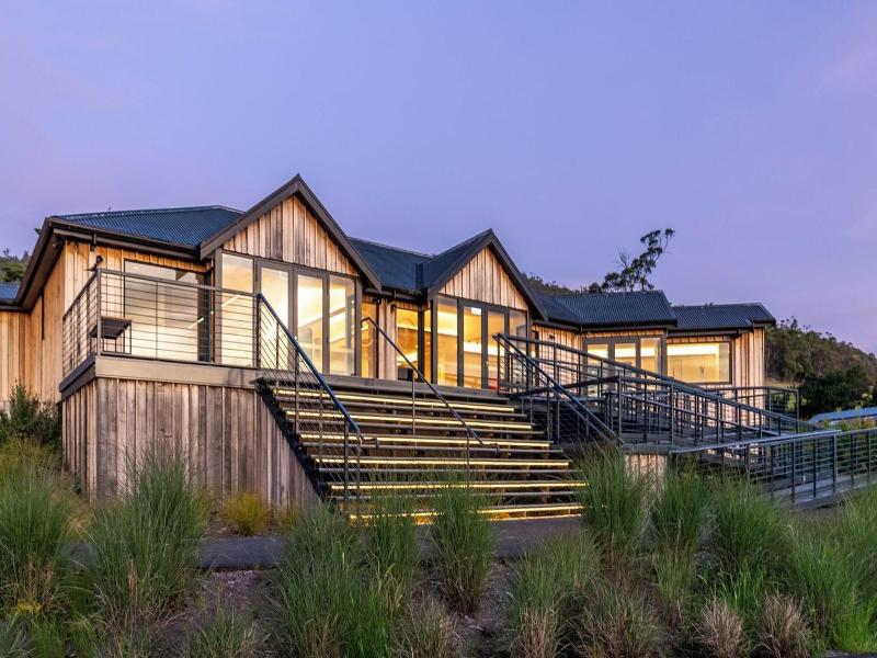 Iron Creek Bay Farm Stay
