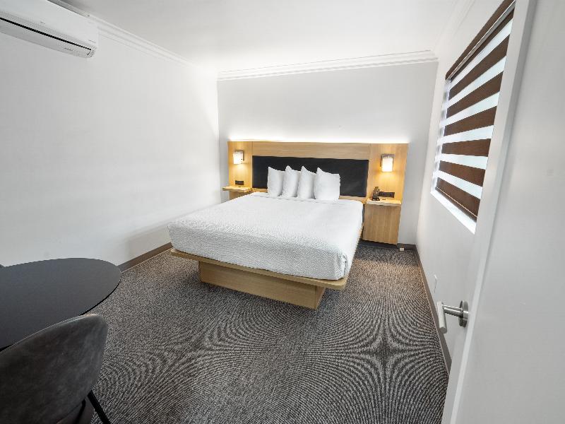 The Live Hotel image