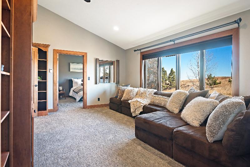 Raz Hideaway 7br Ranch W Hot Tub & Mountain Views 3