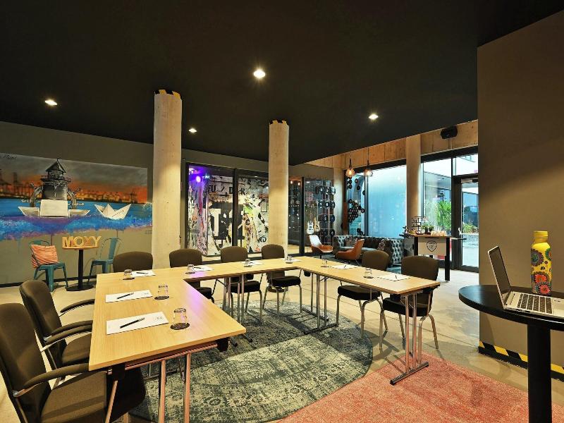 Moxy Hamburg Altona image