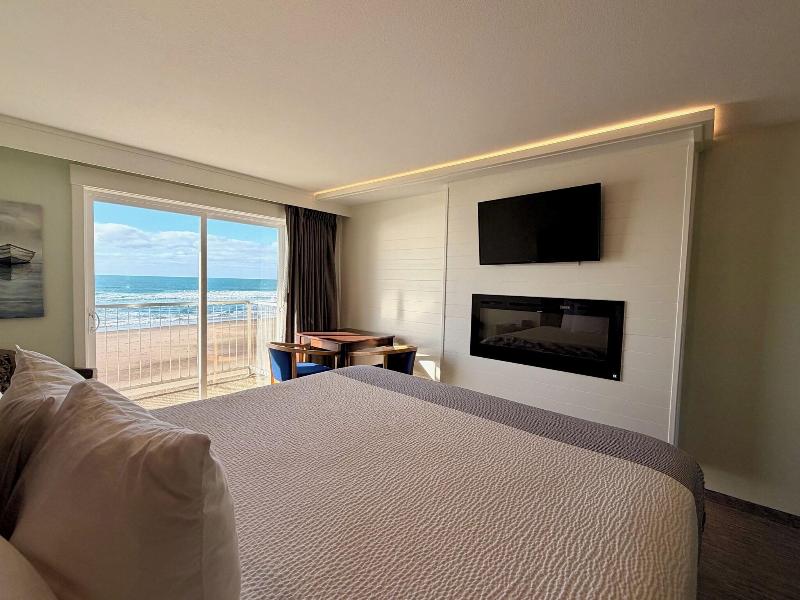Sandcastle Beachfront Motel