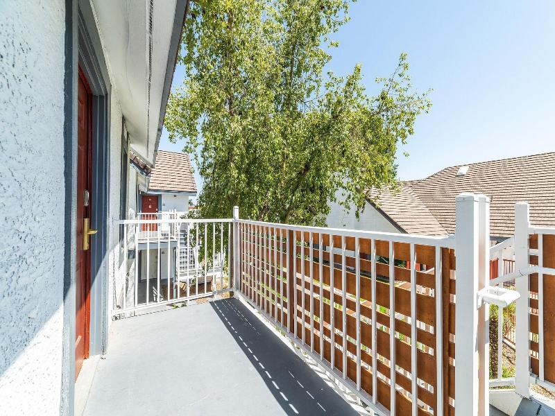 Metro Phx Apartments image