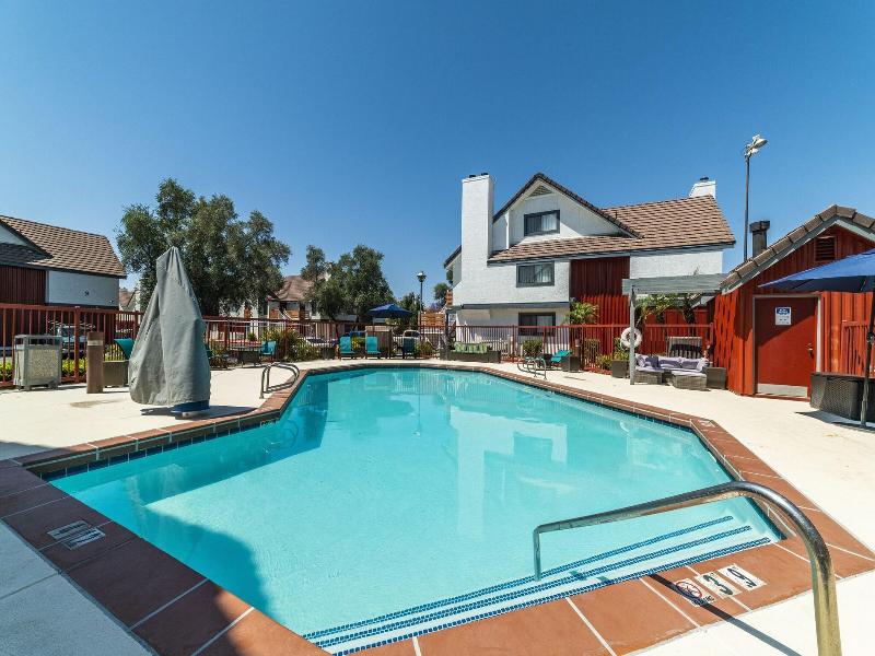 Metro Phx Apartments image