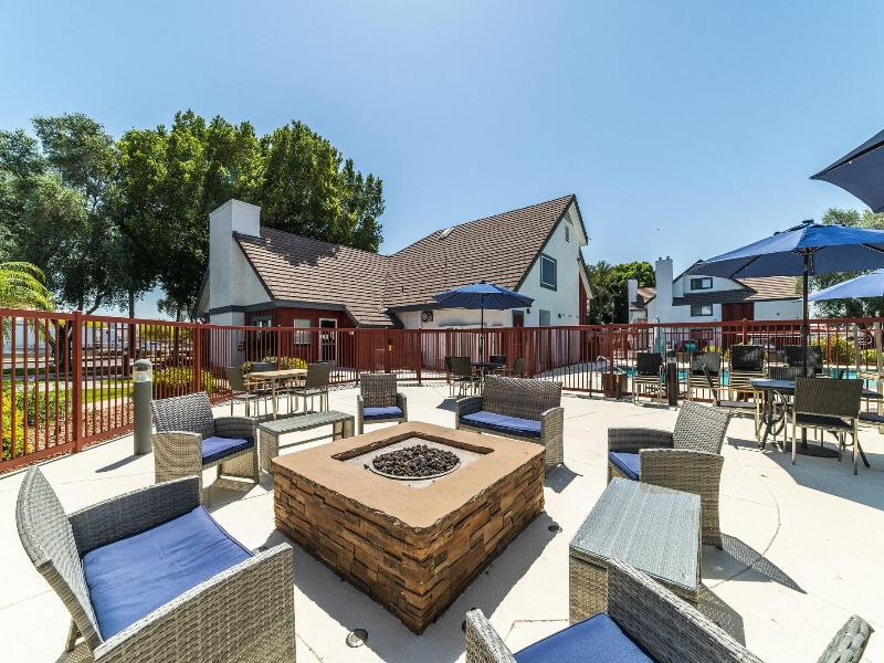 Metro Phx Apartments image