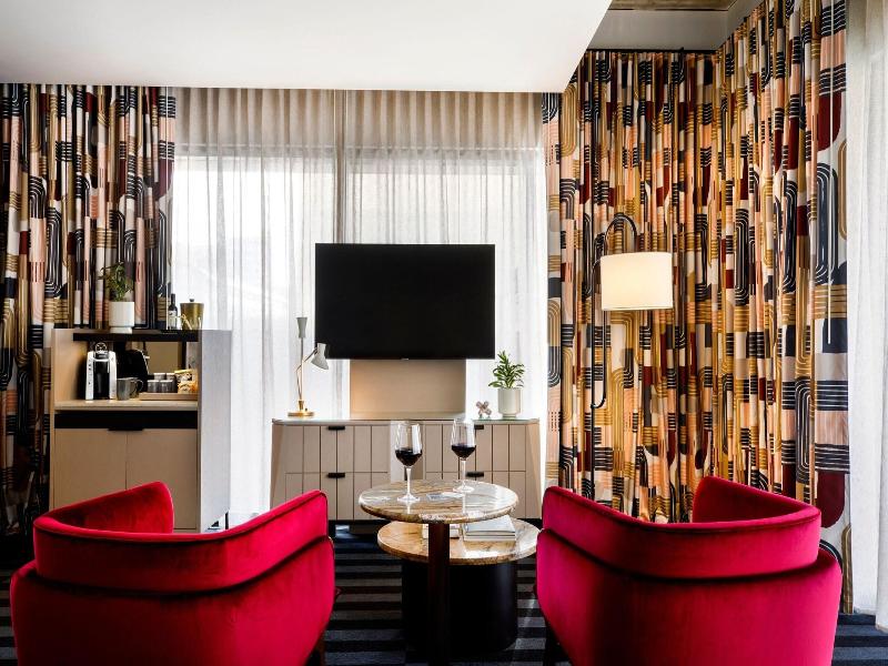 Hotel Indy Indianapolis A Tribute Portfolio Hote image
