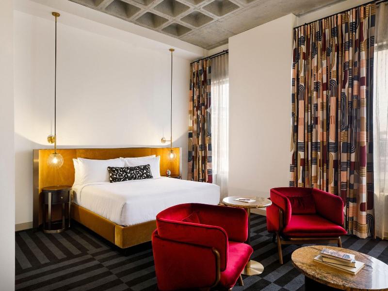 Hotel Indy Indianapolis A Tribute Portfolio Hote image