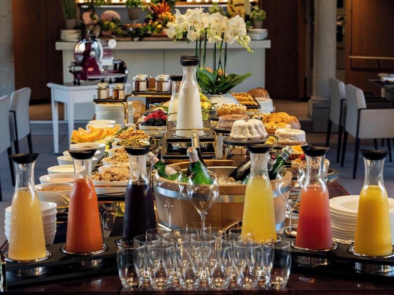 Relais Chateaux Da Vittorio image