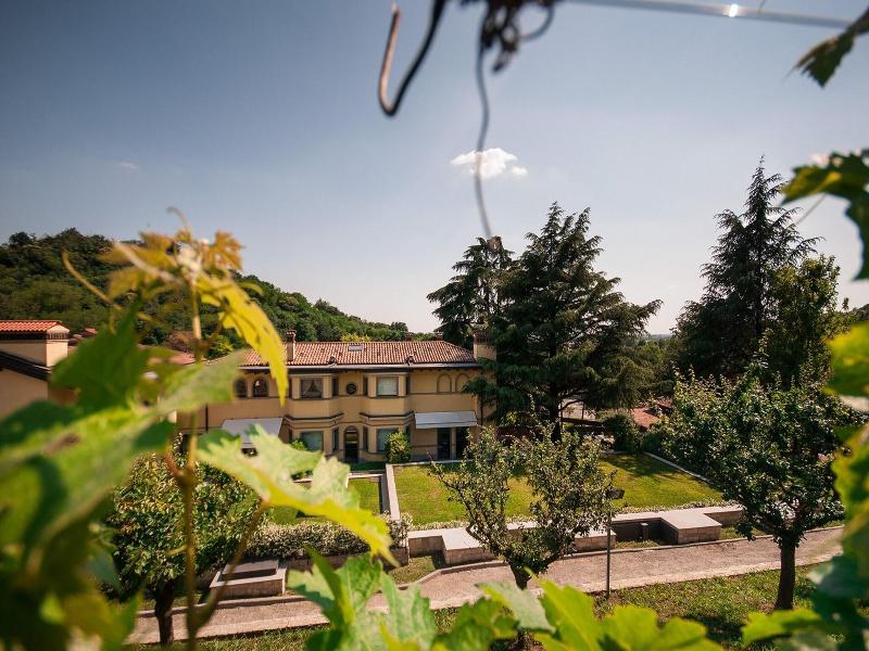 Relais Chateaux Da Vittorio image