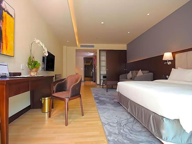 Olympia City Hotel By Dara image
