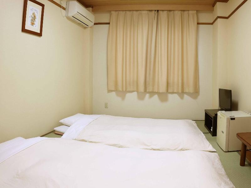 Business Hotel Isezaki Heisei Inn image