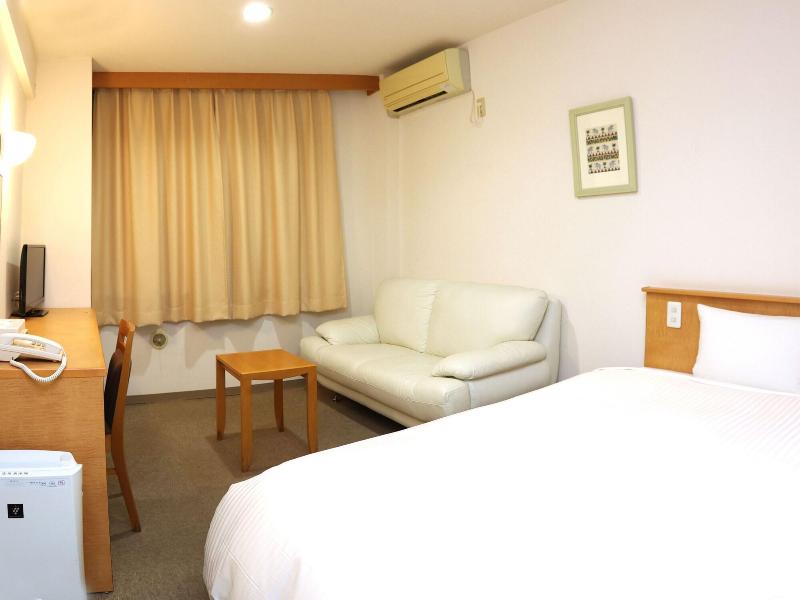 Business Hotel Isezaki Heisei Inn image