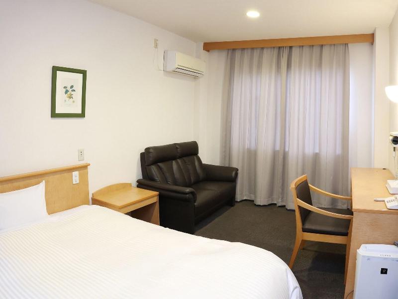 Business Hotel Isezaki Heisei Inn image