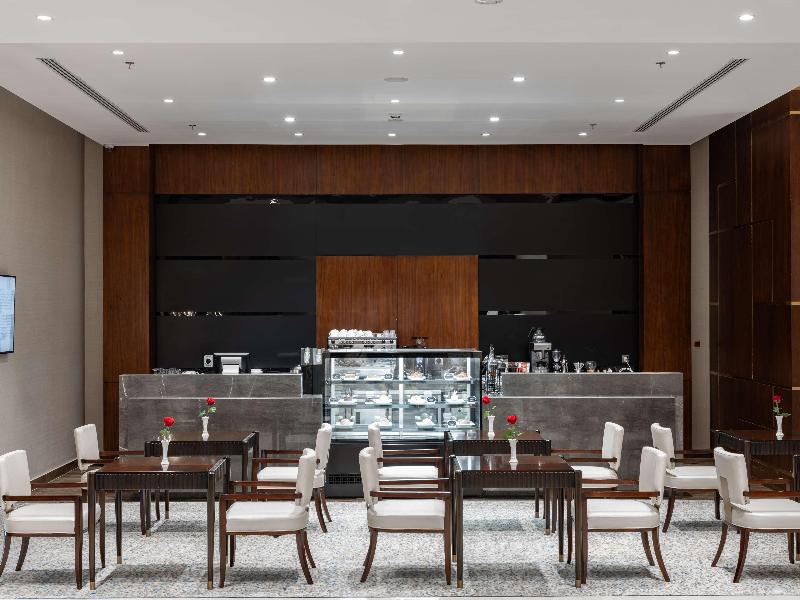 Wirgan Al Noor, Tapestry Collection by Hilton image