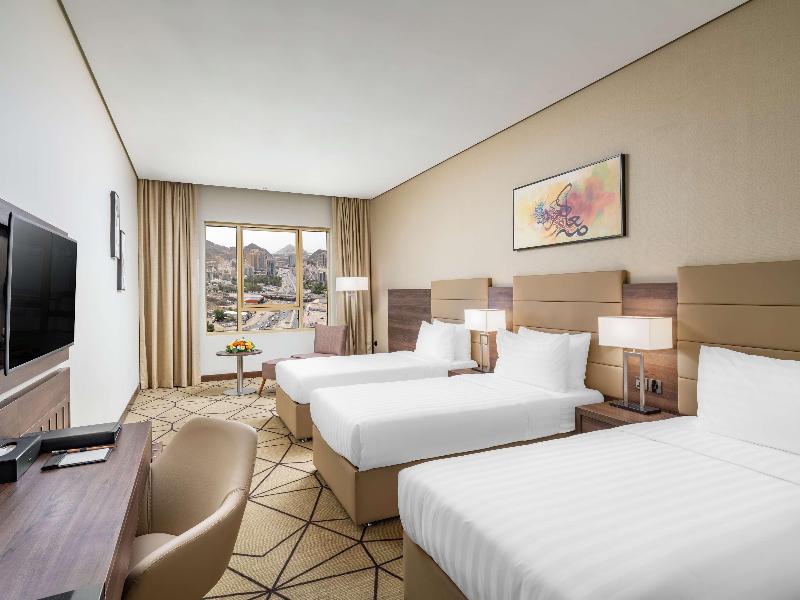 Wirgan Al Noor, Tapestry Collection by Hilton image