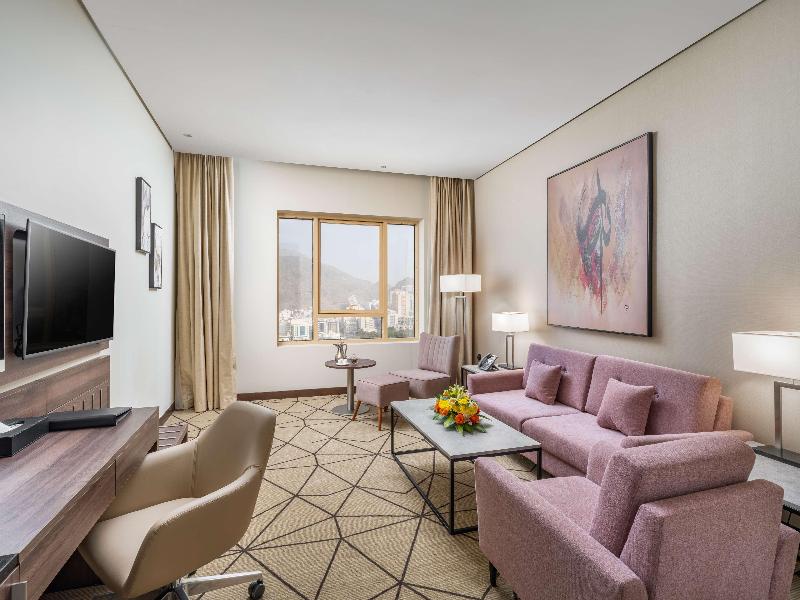 Wirgan Al Noor, Tapestry Collection by Hilton image