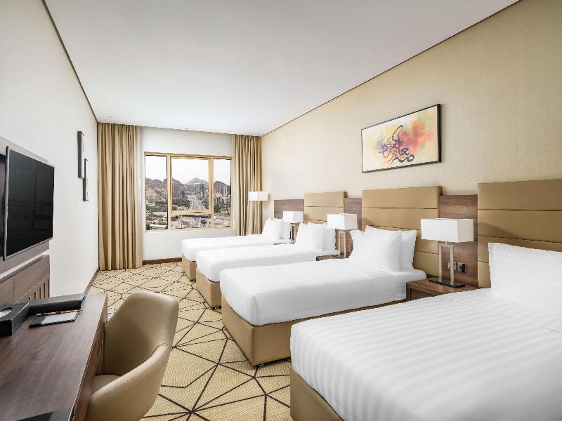 Wirgan Al Noor, Tapestry Collection by Hilton image
