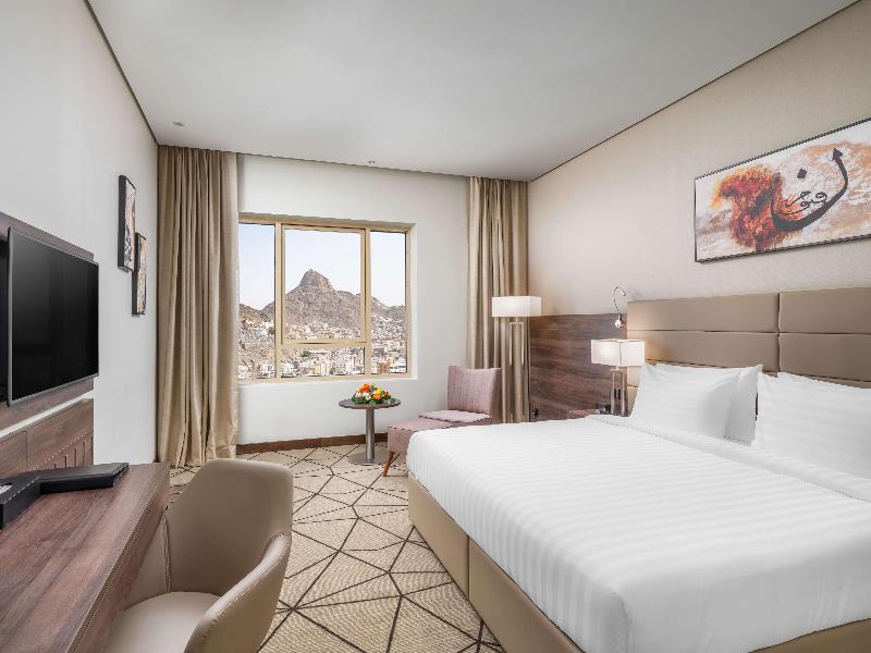 Wirgan Al Noor, Tapestry Collection by Hilton image