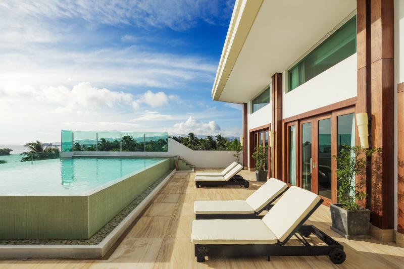 Under The Stars Luxury Apartment image