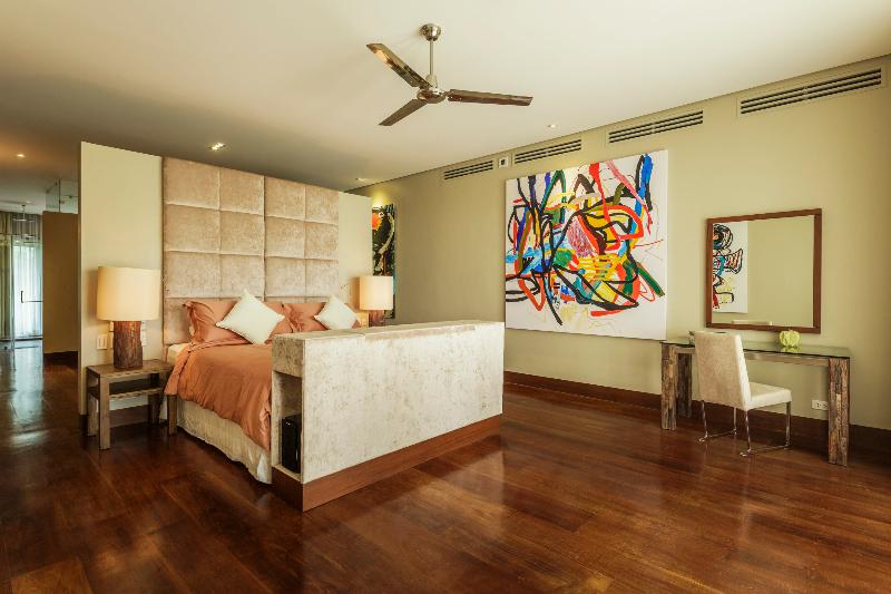 Under The Stars Luxury Apartment image