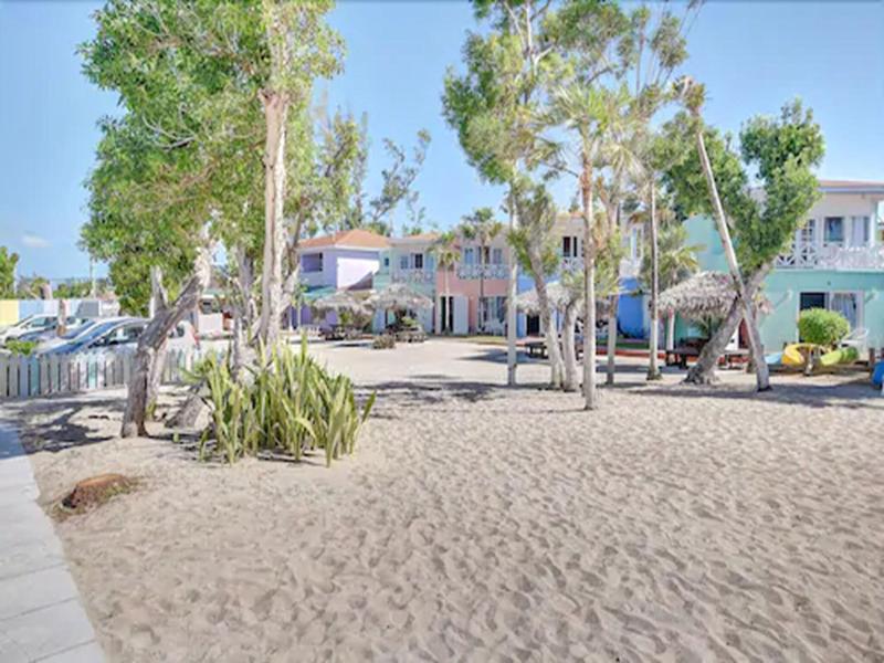 Coral Harbour Beach House And Villas image