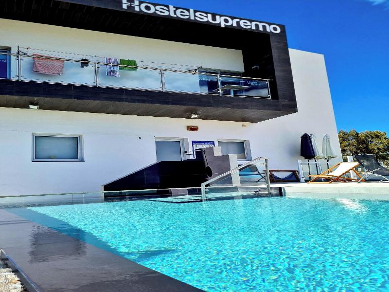 Hostel Supremo image