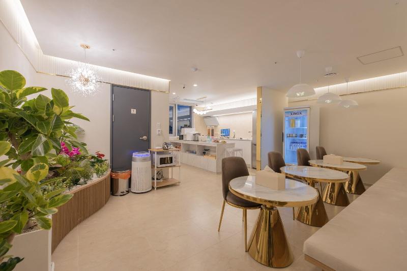 DongRae Denbasta Hotel image
