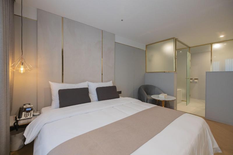 DongRae Denbasta Hotel image