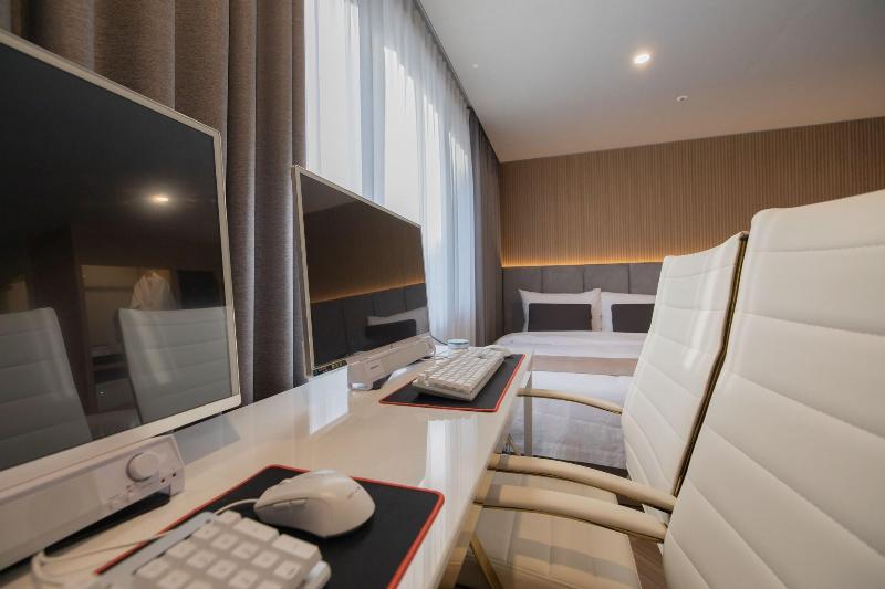 DongRae Denbasta Hotel image