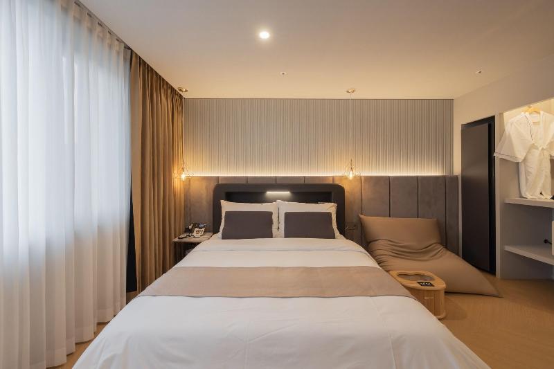 DongRae Denbasta Hotel image