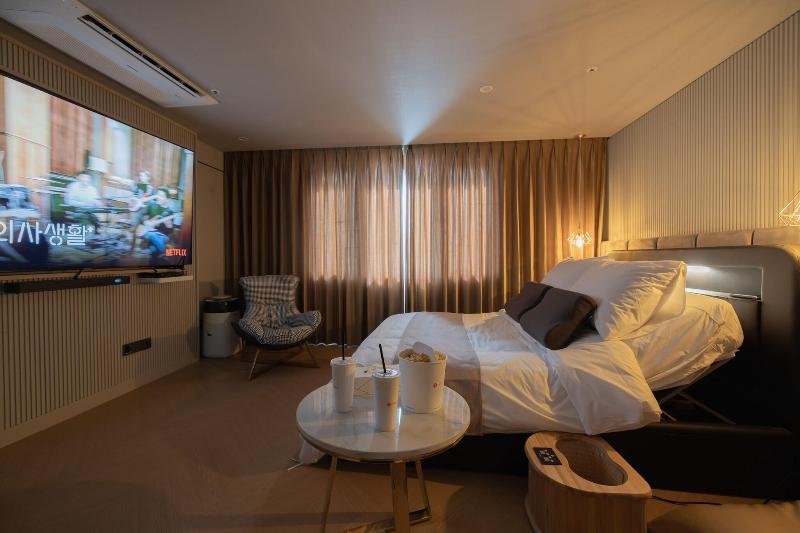 DongRae Denbasta Hotel image