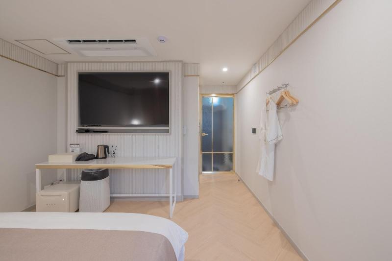 DongRae Denbasta Hotel image