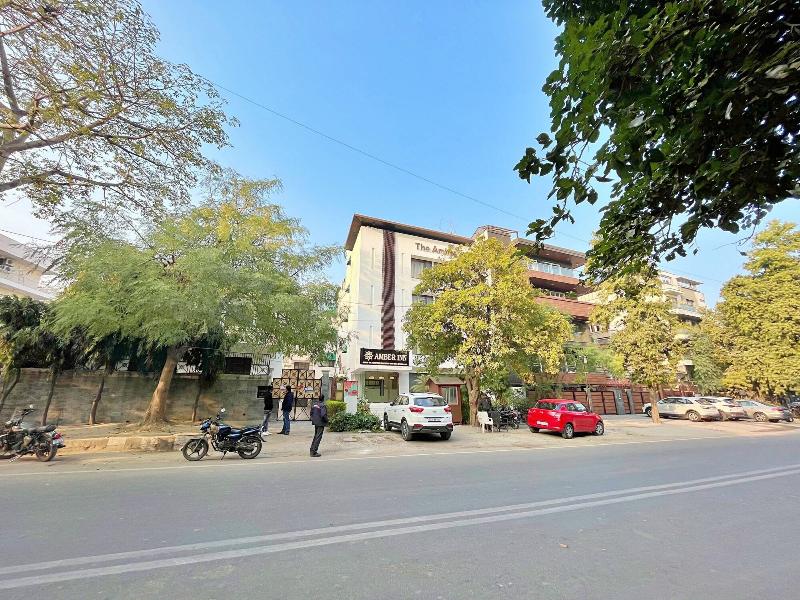 Amber Inn By Orion Hotels image