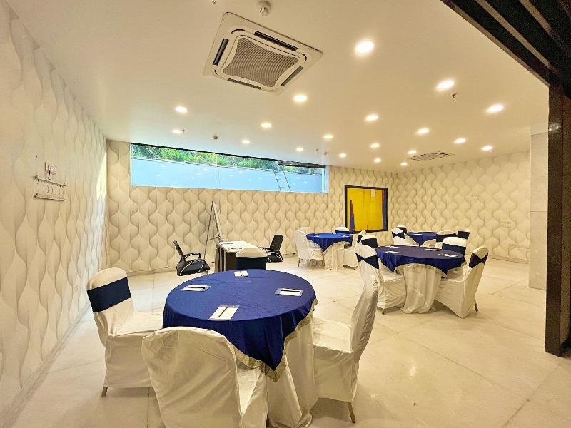 Amber Inn By Orion Hotels image
