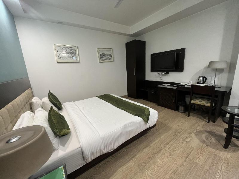 Amber Inn By Orion Hotels image