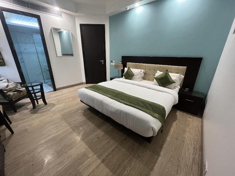 Amber Inn By Orion Hotels image