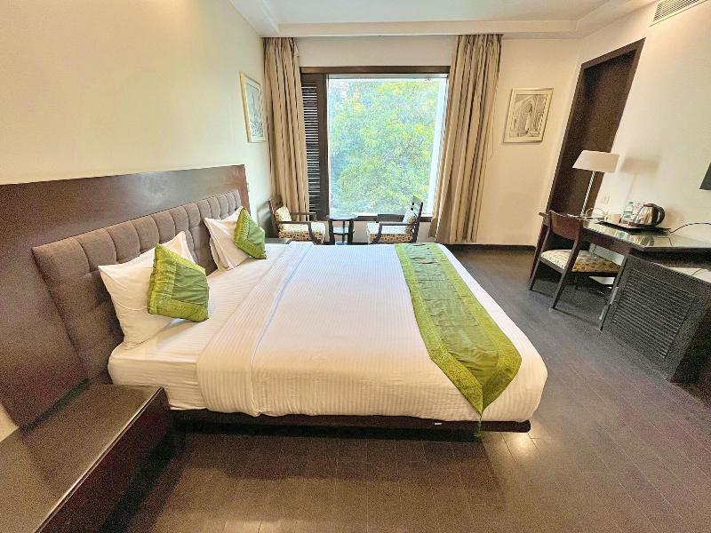 Amber Inn By Orion Hotels image