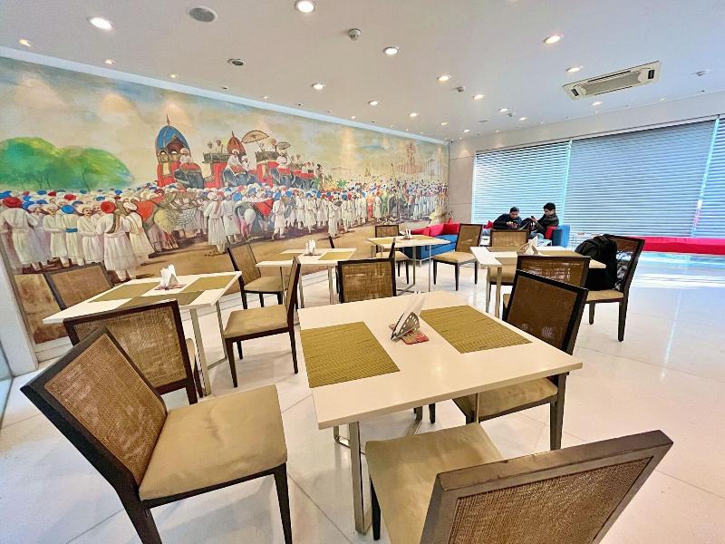 Amber Inn By Orion Hotels image