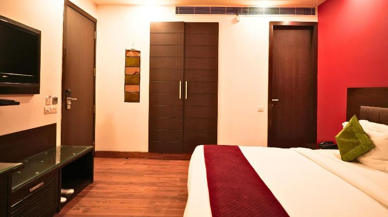Amber Inn By Orion Hotels image