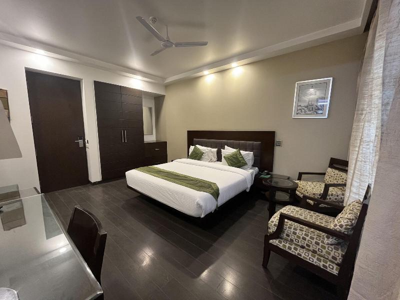 Amber Inn By Orion Hotels image